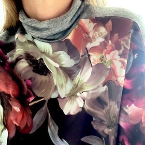 Zara floral pullover turtleneck